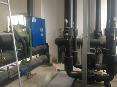 必赢bwin潼关钼业公司水源热泵中央空调项目机房